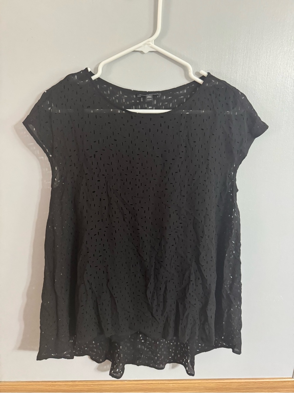 Eileen Fisher Black Casual Lasercut Prints Short Sleeve Blouse Size Small Petite